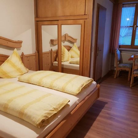 Pension / Ferienwohnungen Ludwig Римбах Екстериор снимка