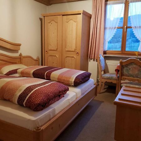 Pension / Ferienwohnungen Ludwig Римбах Екстериор снимка